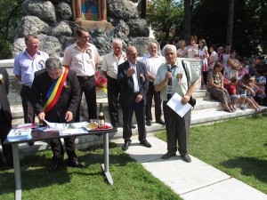 11988562_451075221738648_806548871615779964_n - Copy