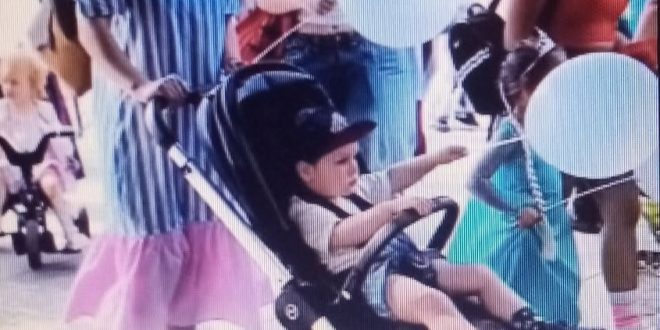 Parcul Mitropoliei a vibrat de energie pozitiva: „Parada Bebelusilor” a deschis sectiunea Baby BABEL la Targoviste