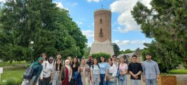 Ambasadori ai culturii: Studentii  straini de la Universitatea din Bucuresti au descoperit secretele istorice ale Targovistei