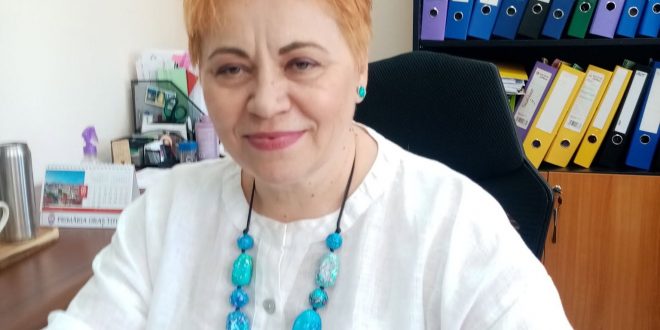 Marieta Rosu, directorul economic al Primariei Titu, la ceas aniversar: „Munca te tine tanar!”