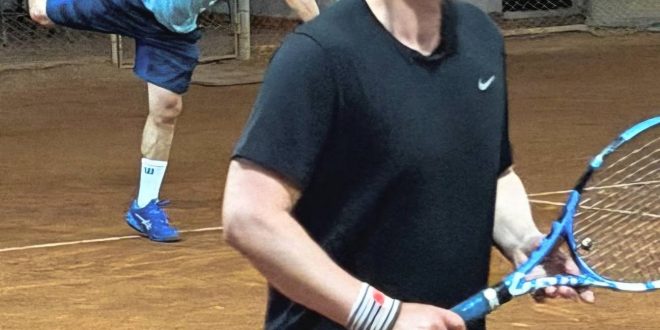 Primarul Daniel Cristian Stan promoveaza sportul si sanatatea la Turneul de Tenis din cadrul „Zilelor Judetului Dambovita”