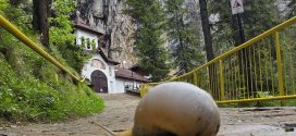 Scapa de canicula la 5 grade Celsius! Consiliul Judetean Dambovita te invita in Pestera Ialomitei, oaza de racoare si legenda din Bucegi!