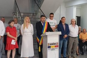 Dambovita: Sarbatoare de suflet la Bucsani – Nunta de Aur, excelenta tinerilor si spiritul dainuirii la „Ziua Dalles”