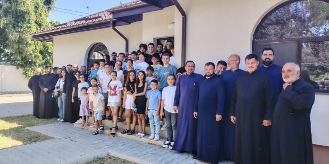 TINERII DIN PROTOIERIA TITU, IN DIALOG DESPRE MAICA DOMNULUI CA MODEL DE CREDINTA SI ASCULTARE